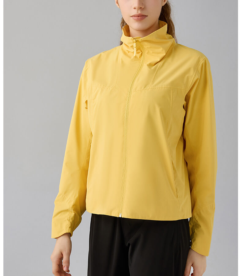 Women_Lightweight_Windproof_Waterproof_Hiking_Jacket