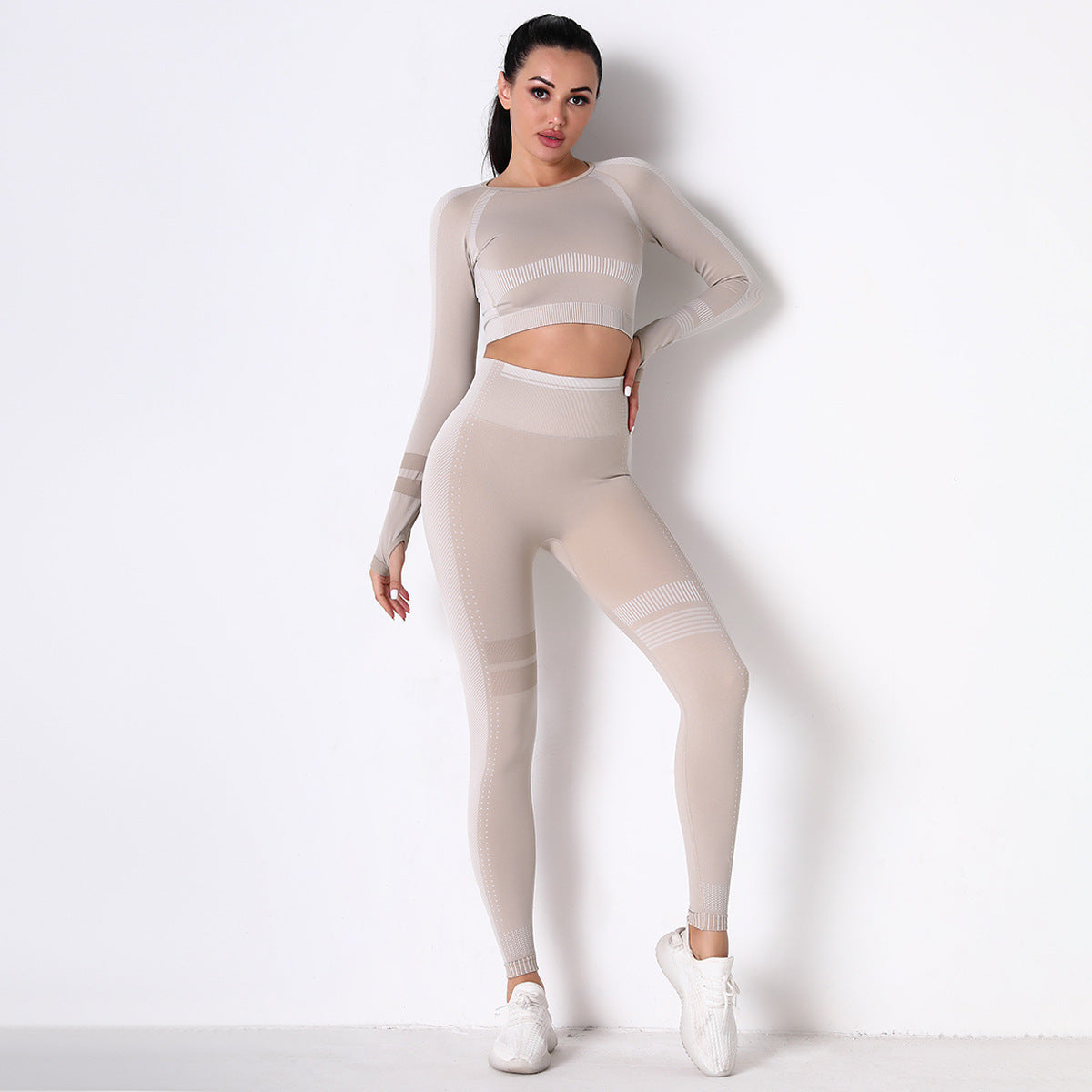 Seamless Fitting Sports Long Sleeve Yoga Suit